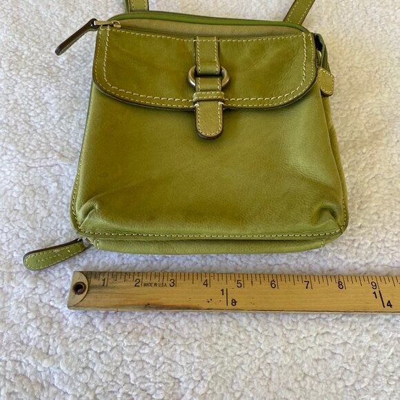 Beautiful Moss Green Leather Fossil Cross Body Bag with Lots of Organization - Picture 5 of 15